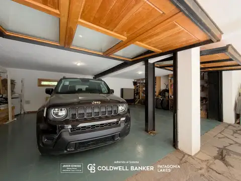 Casa en Venta con 4 cocheras