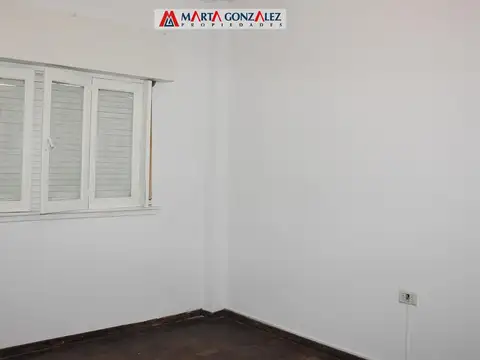 Depto Tipo Casa en Venta 50 años