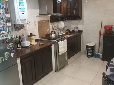 Casa 5 ambientes con 2 baños