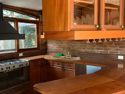 Casa 5 ambientes con 6 baños