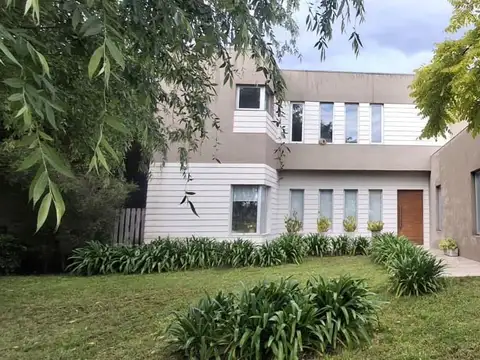 Casa en venta en Barrio San Benito - Villanueva a la Laguna!