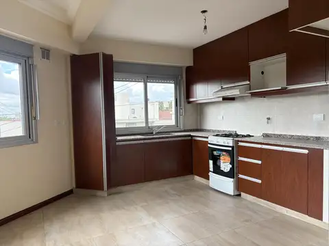 Depto Tipo Casa 4 ambientes con 2 baños