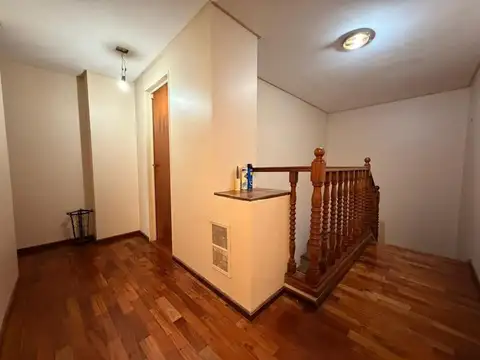 Casa 5 ambientes con 4 baños