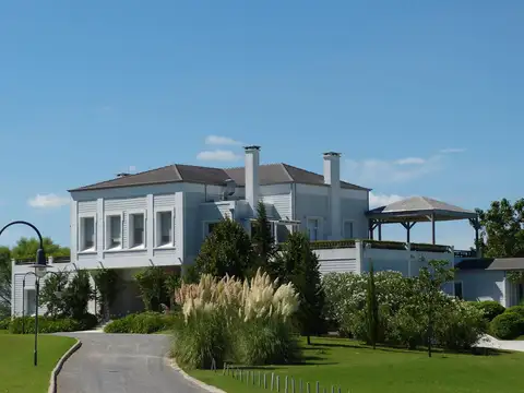 Lote 32. Everlinks Golf & Country Club, Luján.