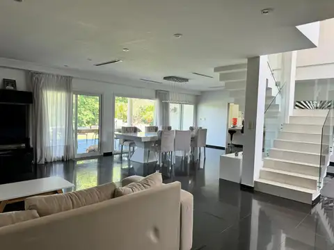 Casa en Venta en Bella Vista, USD 750.000