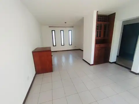 B° San Salvador, 3d, 3 baños, pileta, cochera doble