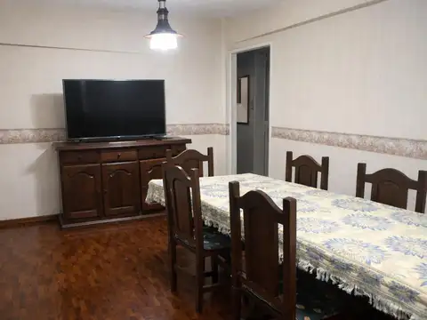 Av. Pellegrini 800, Piso 9