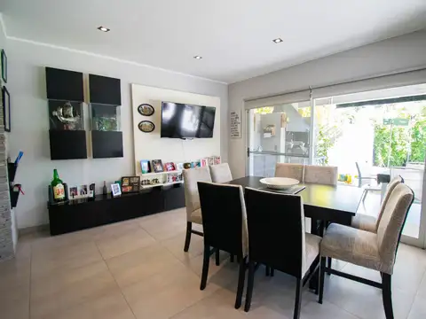 Casa 4 ambientes con 3 baños