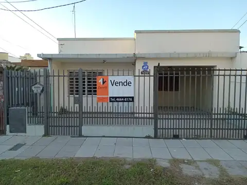 Amplia casa en San Miguel, excelente ubicación