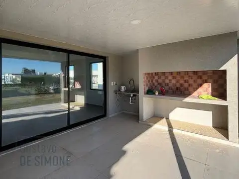 Casa 4 ambientes con 2 baños