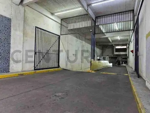 EN VENTA COCHERA CUBIERTA - ALSINA AL 1200 - MONSERRAT