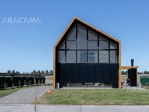 Casa en Venta con 2 cocheras