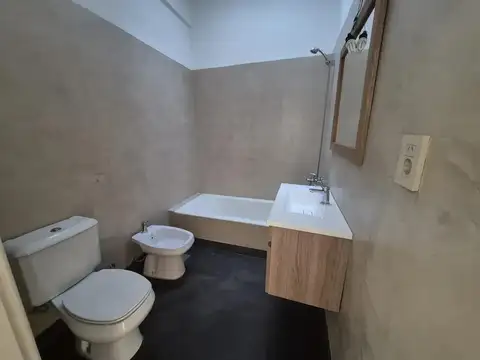 Depto Tipo Casa en Venta 50 años