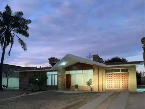 Casa en Colonia Caroya sobre Av San Martin 6191