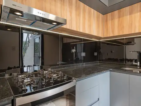 Depto Tipo Casa en Venta en Villa del Parque, USD 245.000