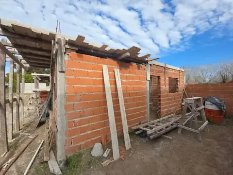 Casa 4 ambientes con 2 baños