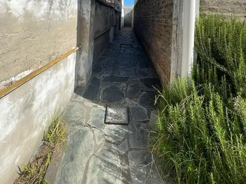 Carlos Pellegrini 700