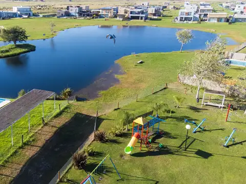 LOTE EN BARRIO LAGUNA AZUL 1
