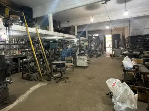 Galpon en Venta en Villa Lynch, USD 250.000