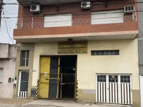 Galpon En Venta En Villa Lynch De 200 M2