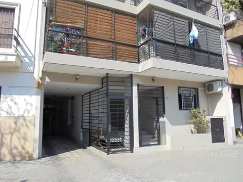 ALQUILER COCHERA 1° DE MAYO 1700