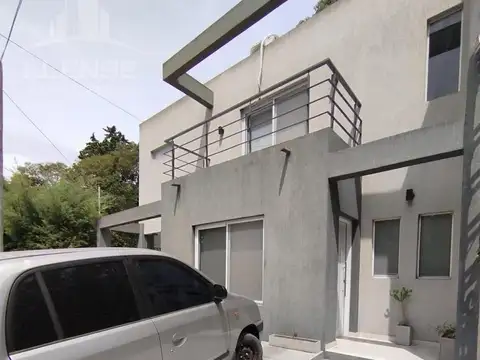 Casa 4 ambientes con pileta - en venta - El Carmencito