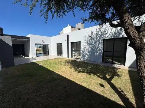 VENTA CASA 3 DORM. SOLARES DE MANANTIALES