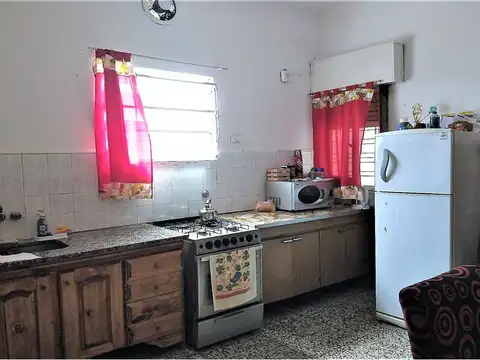 ALQUILER CASA 3 AMB, COCHERA y PARQUE, F VARELA