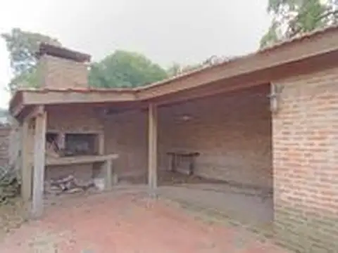 Casa 6 ambientes con 2 baños