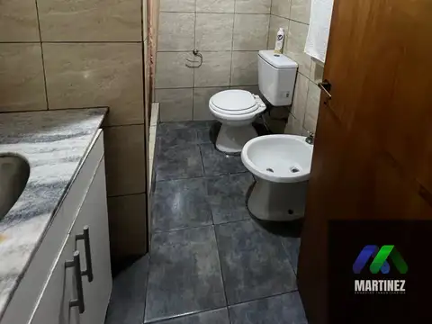 Casa 5 ambientes con 2 baños