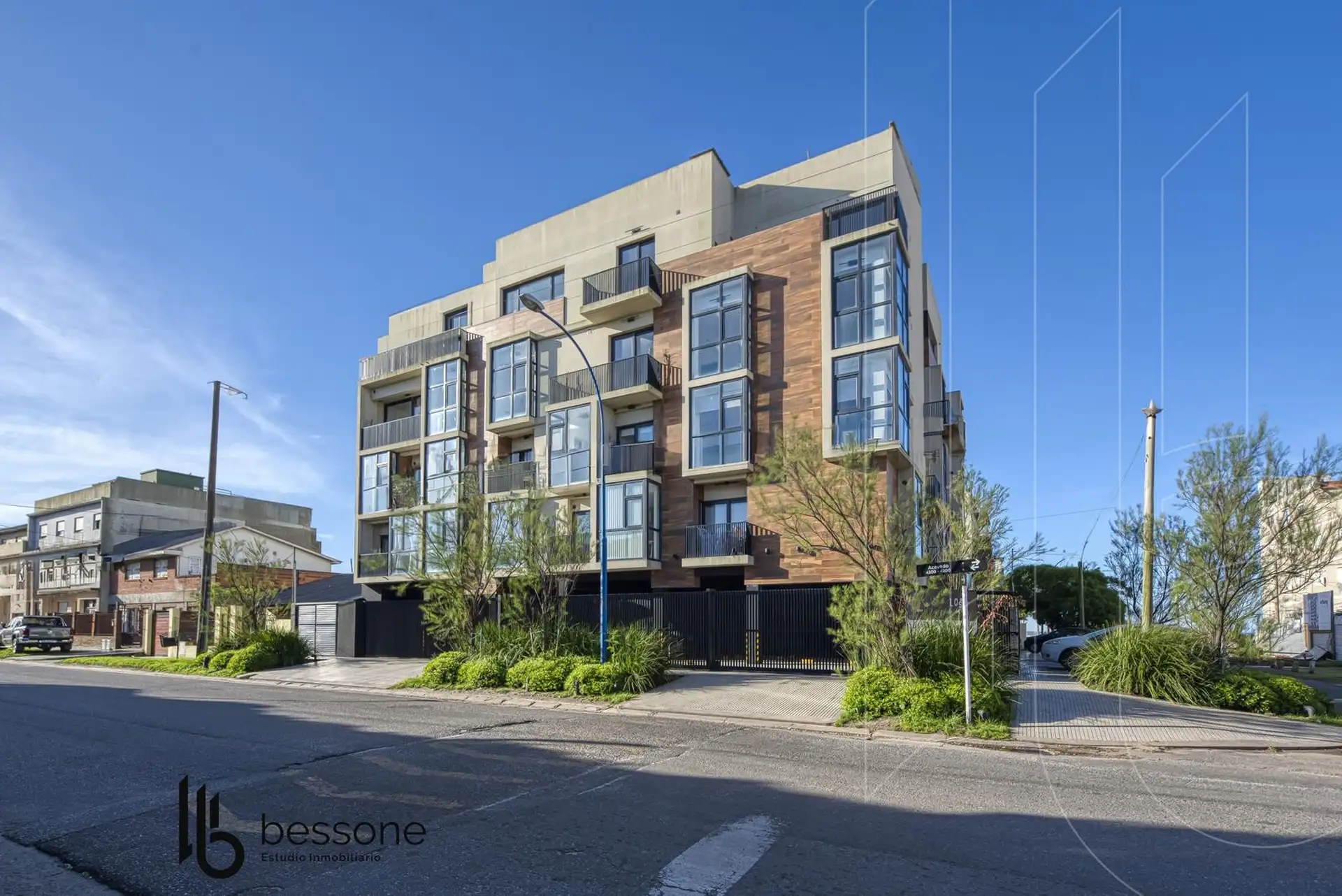 Departamento en Constitución 3 amb, 53m² con balcón — Vitto Mileto