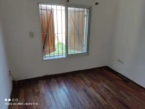 HERMOSA CASA TRES DORMITORIOS, GRAN JARDIN, COCHERA