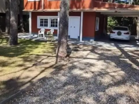 Casa en venta - 3 Dormitorios 2 Baños - Costa del Este