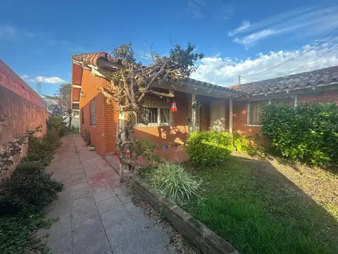 VENTA CASA 3 AMBIENTES A RECICLAR MIRAMAR