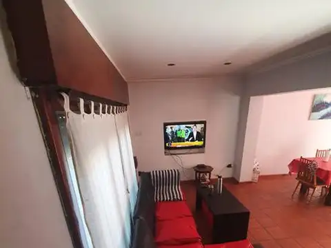 Depto Tipo Casa 4 ambientes con 2 baños