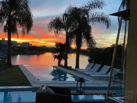 Casa a la laguna  en alquiler temporario  en Los Lagos - Nordelta
