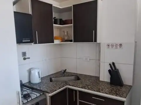 Alquiler | Monoambiente con balcón y cochera | Área Centro | Neuquén capital