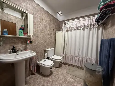 Casa en Venta con 4 cocheras