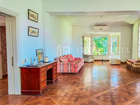 Casa en Venta con 6 cocheras