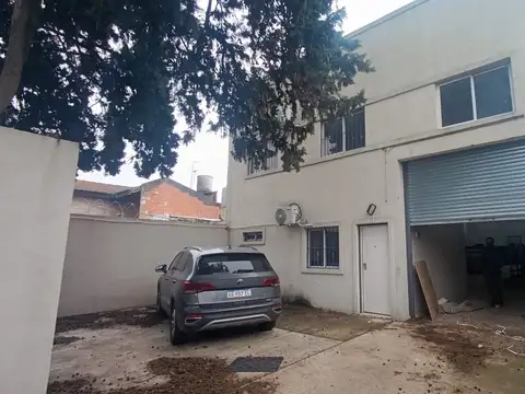 Galpón Comercial & Industrial en Alquiler en Ituzaingo Norte!