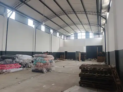 Galpón Comercial & Industrial en Alquiler en Ituzaingo Norte!