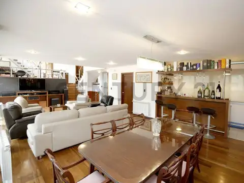 Departamento en Venta con 4 cocheras