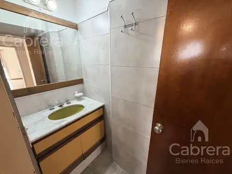 Venta Departamento de dos dormitorios y cochera, en La Plata