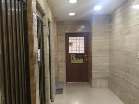 Oficina 4 ambientes con 1 baño