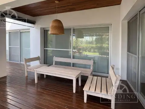 Departamento en Alquiler con 1 cocheras