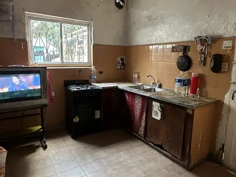 Casa 4 ambientes con 1 baño