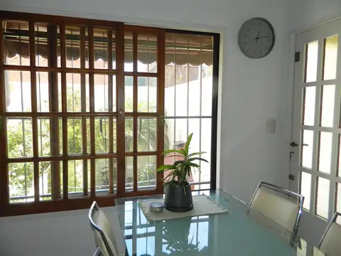 venta triplex de 4 ambientes Coghlan