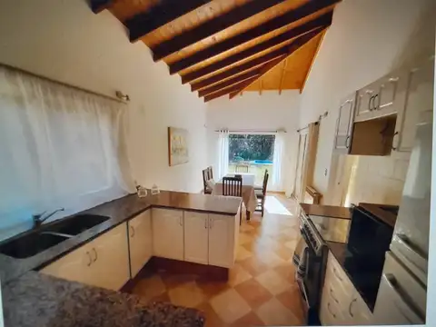 Casa 4 ambientes con 3 baños