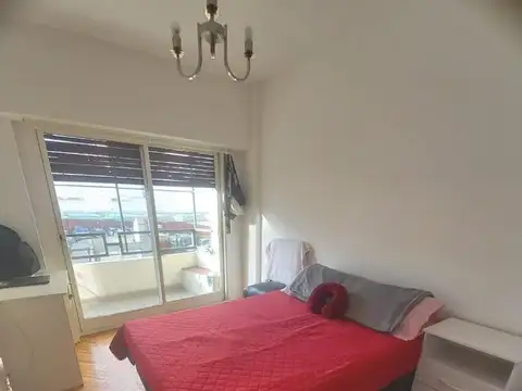 Dto. de 3 AMBIENTES con balcón a la calle- Orient Norte