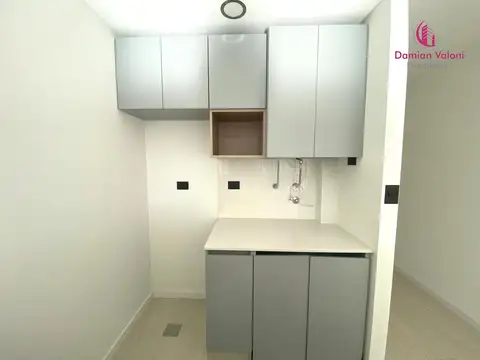 EXCELENTE MONOAMBIENTE SUPER LUMINOSO, AL FRENTE CON BALCÓN, EN EDIFICIO CON FULL AMENITIES